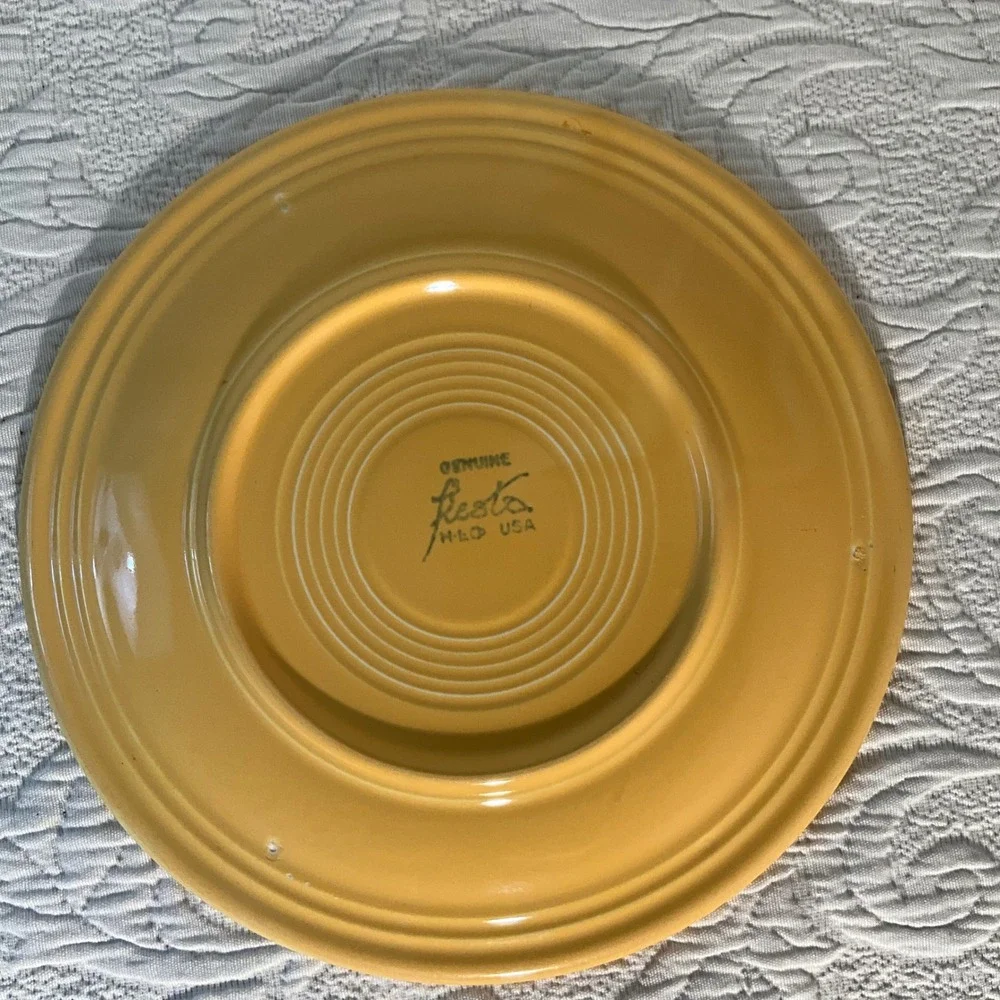 Vintage Fiesta HLC USA Yellow 10 1/4